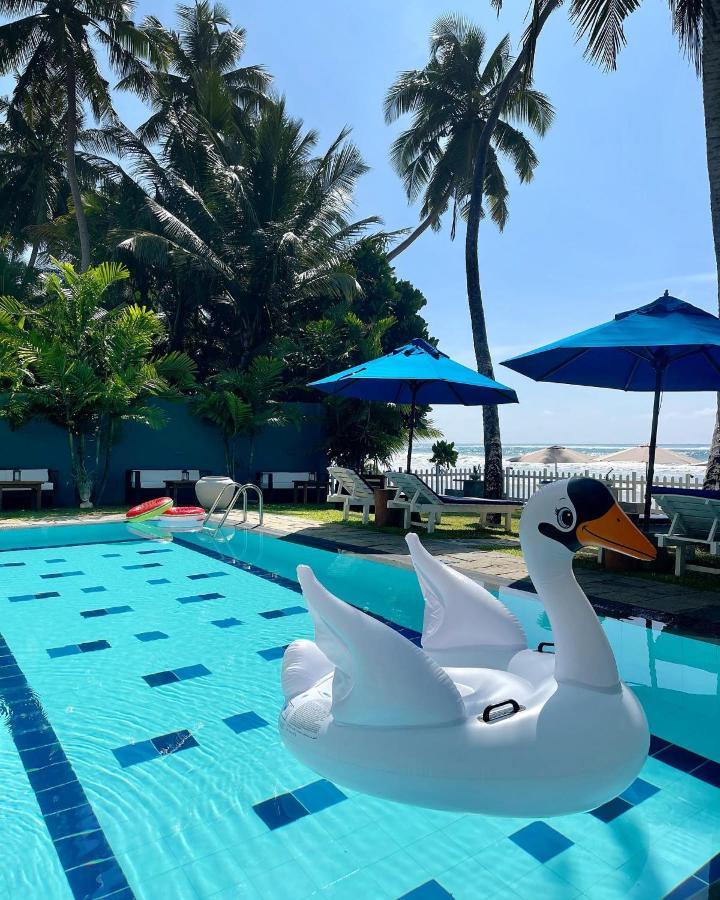 Smeralda Beach Hotel Dikwella Bagian luar foto