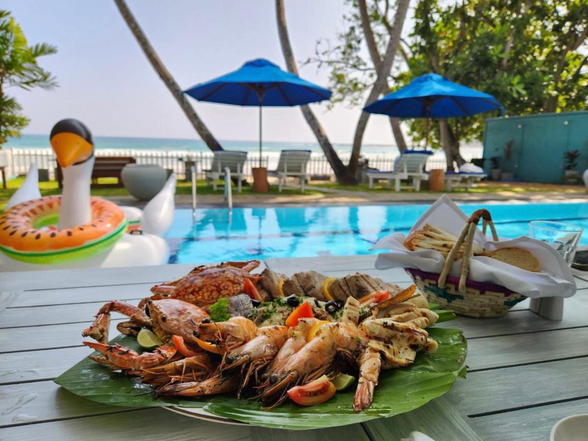 Smeralda Beach Hotel Dikwella Bagian luar foto