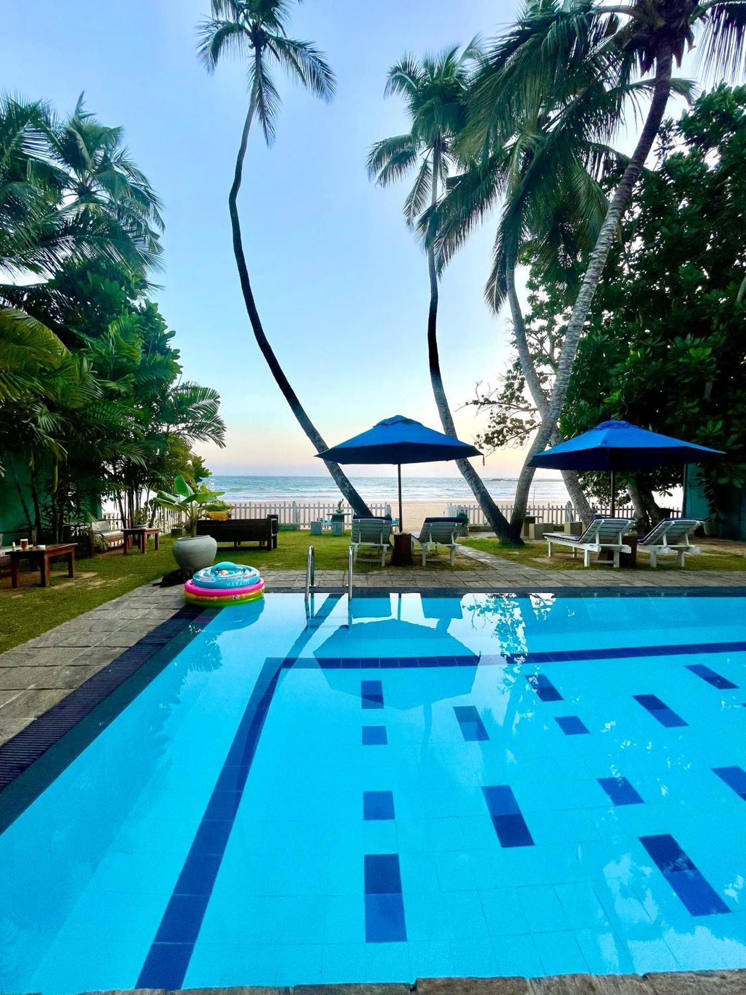 Smeralda Beach Hotel Dikwella Bagian luar foto