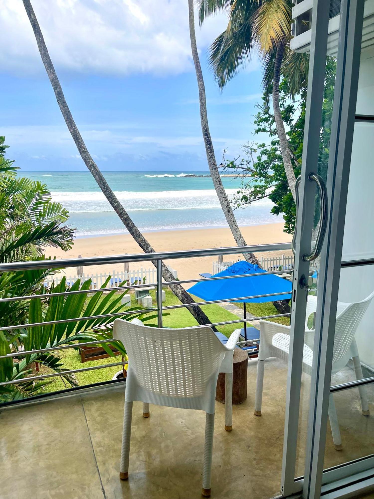 Smeralda Beach Hotel Dikwella Bagian luar foto